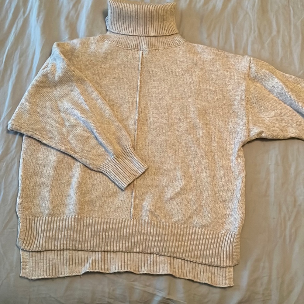 🍂Cream Turtle Neck Sweater